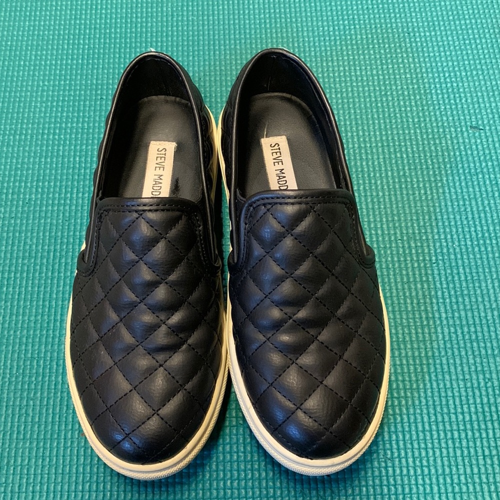 Steve Madden Black Quilted ECENTRCQ Slip on Sneakers